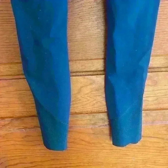 Lululemon high rise legging laser cutout Women's size 6 - Picture 4 of 8